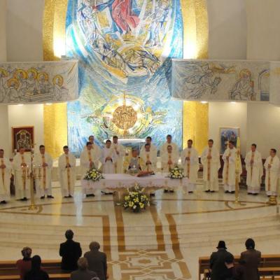 10 mai: Iaşi: Liturghie concelebrată de preoţii promoţiei 2008
