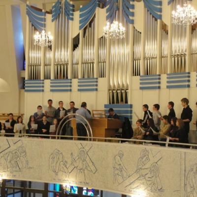 10 mai: Iaşi: Liturghie concelebrată de preoţii promoţiei 2008