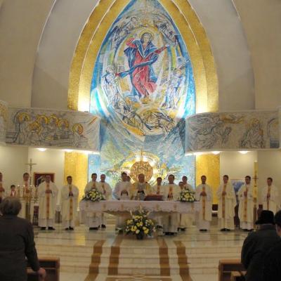 10 mai: Iaşi: Liturghie concelebrată de preoţii promoţiei 2008