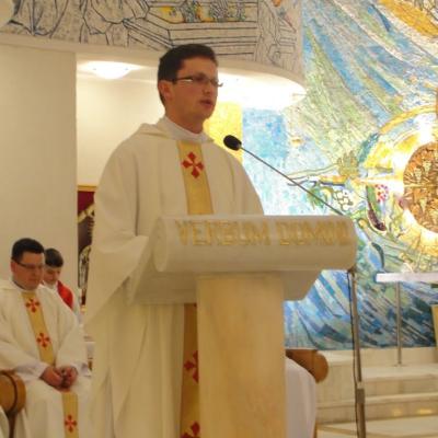 10 mai: Iaşi: Liturghie concelebrată de preoţii promoţiei 2008