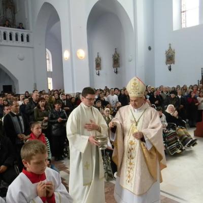 13 mai: Cacica: Pelerinajul de Ziua Bolnavului