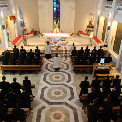 15 mai: Iaşi (ITRC): Duminica Vocaţiei