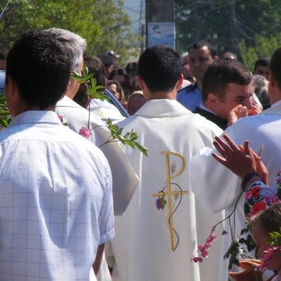 15 mai: Răcăciuni: Sfinţirea bisericii şi a centrului parohial. Foto: Ciprian Cojoc