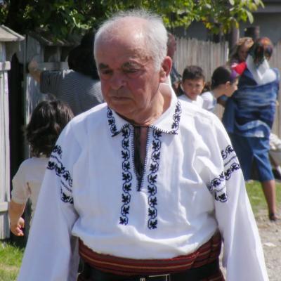 15 mai: Răcăciuni: Sfinţirea bisericii şi a centrului parohial. Foto: Ciprian Cojoc