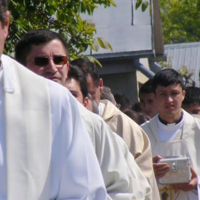 15 mai: Răcăciuni: Sfinţirea bisericii şi a centrului parohial. Foto: Ciprian Cojoc