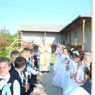 15 mai: Cleja "Sf. Francisc de Assisi": Prima Sfântă Împărtăşanie