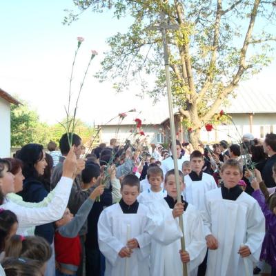 15 mai: Cleja "Sf. Francisc de Assisi": Prima Sfântă Împărtăşanie