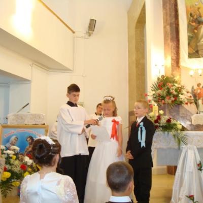 15 mai: Cleja "Sf. Francisc de Assisi": Prima Sfântă Împărtăşanie