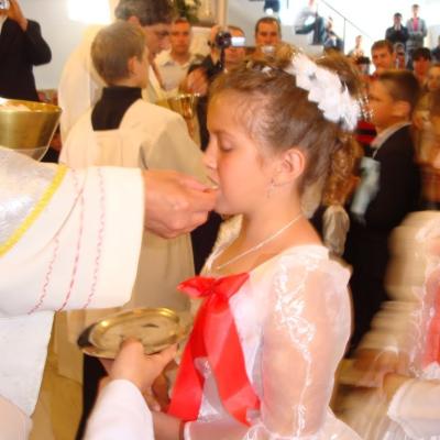 15 mai: Cleja "Sf. Francisc de Assisi": Prima Sfântă Împărtăşanie