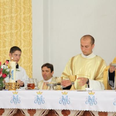 15 mai: Roman: Conferirea ministerelor minore ale lectoratului şi acolitatului