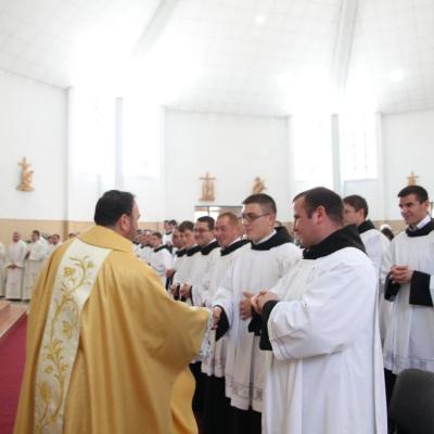 15 mai: Roman: Conferirea ministerelor minore ale lectoratului şi acolitatului