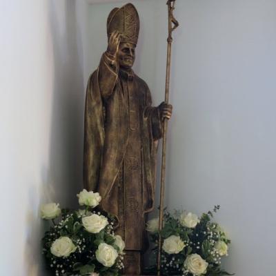 21 mai: Poiana Micului: Sfinţirea bisericii "Fericitul Ioan Paul al II-lea" şi consacrarea altarului (foto: Eduard Lucaci)