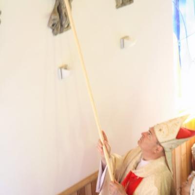 21 mai: Poiana Micului: Sfinţirea bisericii "Fericitul Ioan Paul al II-lea" şi consacrarea altarului (foto: Eduard Lucaci)
