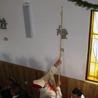 21 mai: Poiana Micului: Sfinţirea bisericii "Fericitul Ioan Paul al II-lea" şi consacrarea altarului (foto: Eduard Lucaci)