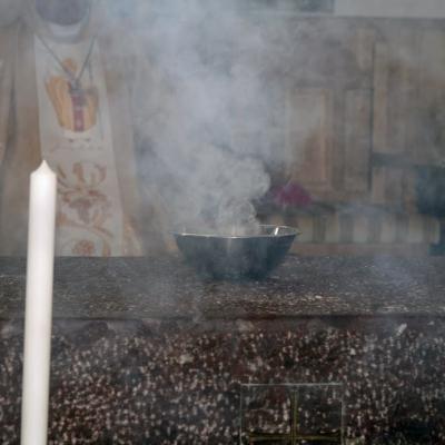 21 mai: Poiana Micului: Sfinţirea bisericii "Fericitul Ioan Paul al II-lea" şi consacrarea altarului (foto: Eduard Lucaci)