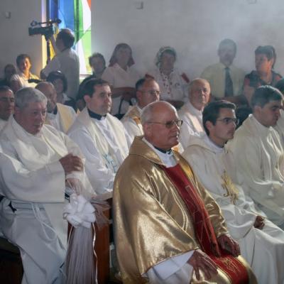 21 mai: Poiana Micului: Sfinţirea bisericii "Fericitul Ioan Paul al II-lea" şi consacrarea altarului (foto: Eduard Lucaci)
