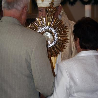 21 mai: Poiana Micului: Sfinţirea bisericii "Fericitul Ioan Paul al II-lea" şi consacrarea altarului (foto: Eduard Lucaci)