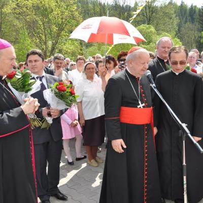 21 mai: Poiana Micului: Liturghia de sfinţire a bisericii "Fericitul Ioan Paul al II-lea"