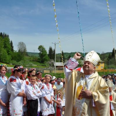 21 mai: Poiana Micului: Liturghia de sfinţire a bisericii "Fericitul Ioan Paul al II-lea"