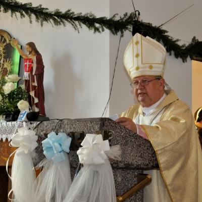 21 mai: Poiana Micului: Liturghia de sfinţire a bisericii "Fericitul Ioan Paul al II-lea"