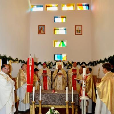 21 mai: Poiana Micului: Liturghia de sfinţire a bisericii "Fericitul Ioan Paul al II-lea"