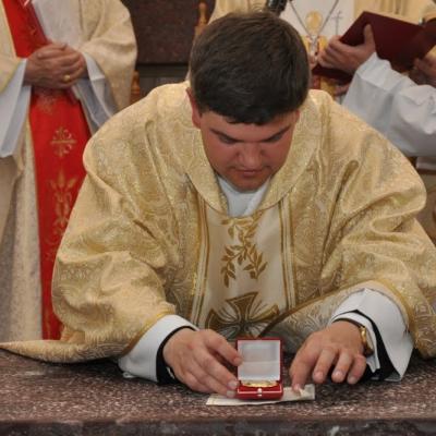 21 mai: Poiana Micului: Liturghia de sfinţire a bisericii "Fericitul Ioan Paul al II-lea"