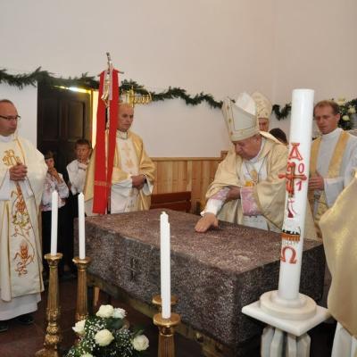 21 mai: Poiana Micului: Liturghia de sfinţire a bisericii "Fericitul Ioan Paul al II-lea"
