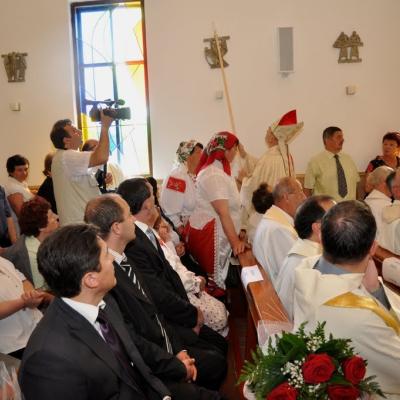 21 mai: Poiana Micului: Liturghia de sfinţire a bisericii "Fericitul Ioan Paul al II-lea"