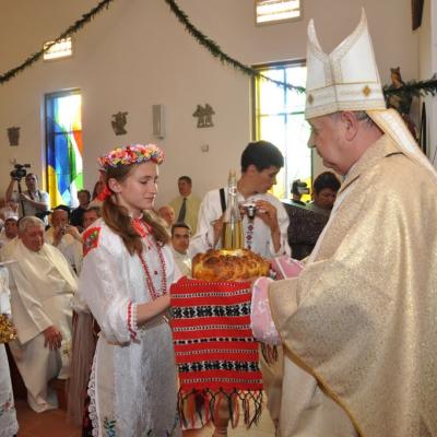 21 mai: Poiana Micului: Liturghia de sfinţire a bisericii "Fericitul Ioan Paul al II-lea"