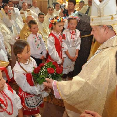 21 mai: Poiana Micului: Liturghia de sfinţire a bisericii "Fericitul Ioan Paul al II-lea"