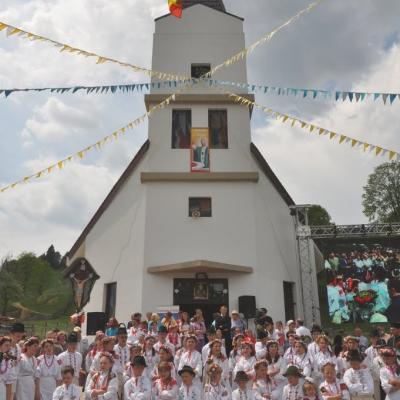 21 mai: Poiana Micului: Liturghia de sfinţire a bisericii "Fericitul Ioan Paul al II-lea"