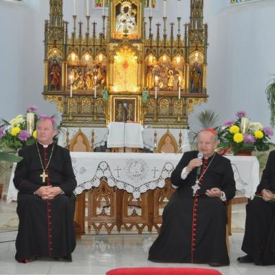 21 mai: Poiana Micului: Liturghia de sfinţire a bisericii "Fericitul Ioan Paul al II-lea"