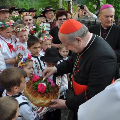 21 mai: Poiana Micului: Liturghia de sfinţire a bisericii "Fericitul Ioan Paul al II-lea"