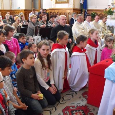 Decadă din sfântul Rozariu recitat de copii