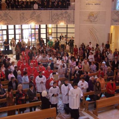 12 iunie: Iaşi: Vizita elevilor Seminarului Liceal din Bacău la catedrală