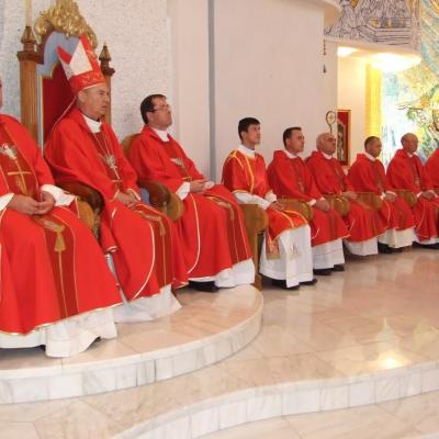12 iunie: Iaşi: Vizita elevilor Seminarului Liceal din Bacău la catedrală