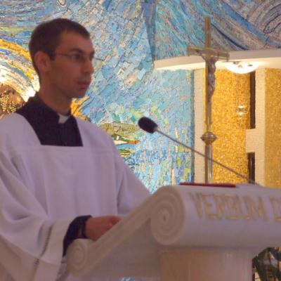 12 iunie: Iaşi: Vizita elevilor Seminarului Liceal din Bacău la catedrală