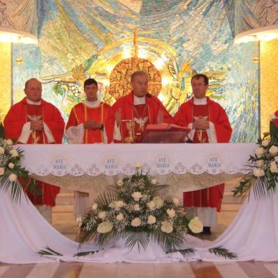 12 iunie: Iaşi: Vizita elevilor Seminarului Liceal din Bacău la catedrală