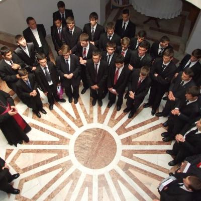12 iunie: Iaşi: Vizita elevilor Seminarului Liceal din Bacău la catedrală