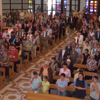 14 iunie: Iaşi: Sfinţirea crinilor