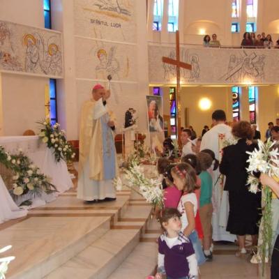 14 iunie: Iaşi: Sfinţirea crinilor