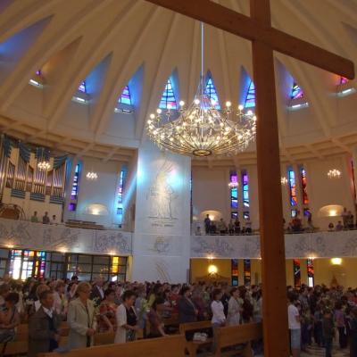 14 iunie: Iaşi: Sfinţirea crinilor