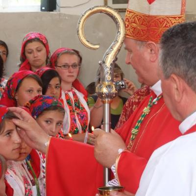 18 iunie: Berindeşti şi Ciucani: Administrarea sacramentului Mirului