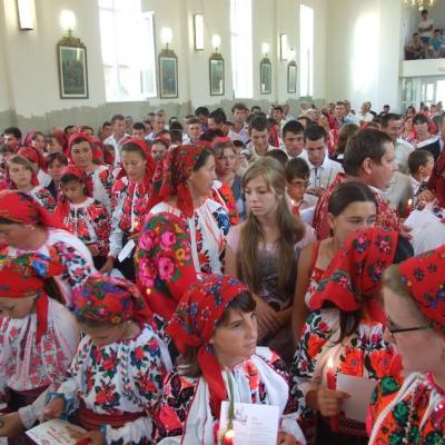 18 iunie: Berindeşti şi Ciucani: Administrarea sacramentului Mirului
