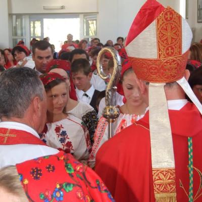 18 iunie: Berindeşti şi Ciucani: Administrarea sacramentului Mirului