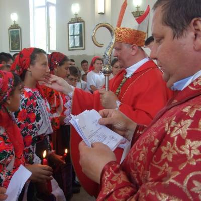 18 iunie: Berindeşti şi Ciucani: Administrarea sacramentului Mirului