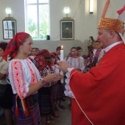 18 iunie: Berindeşti şi Ciucani: Administrarea sacramentului Mirului