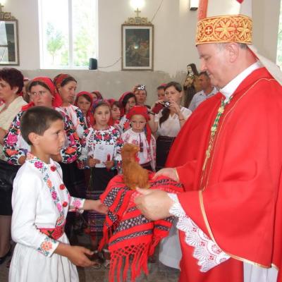 18 iunie: Berindeşti şi Ciucani: Administrarea sacramentului Mirului
