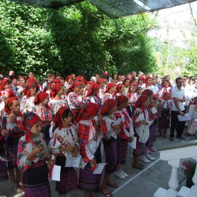 18 iunie: Berindeşti şi Ciucani: Administrarea sacramentului Mirului
