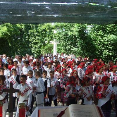 18 iunie: Berindeşti şi Ciucani: Administrarea sacramentului Mirului